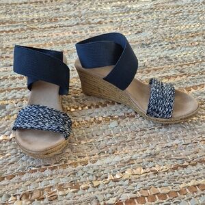 CHARLESTON SHOE CO. Navy and White Wedges